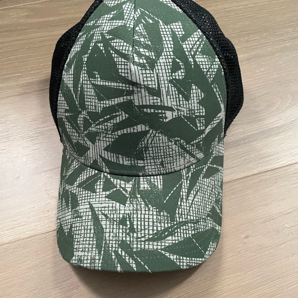 Lululemon Commission Hat - Picture 5 of 6